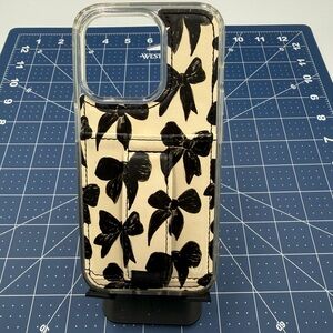 Black and Cream Bow Pattern iPhone 15 Pro Phone Case